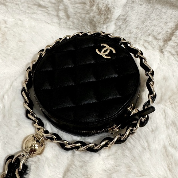 CHANEL  Quilted Chain Round Mini Clutch Bag - Picture 5 of 14